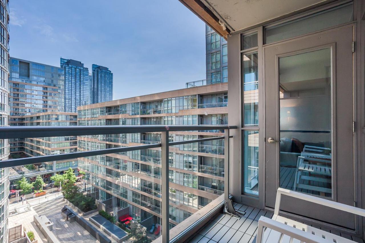 Cozy 2Br Close To Cn Tower & Harbourfront Toronto Extérieur photo